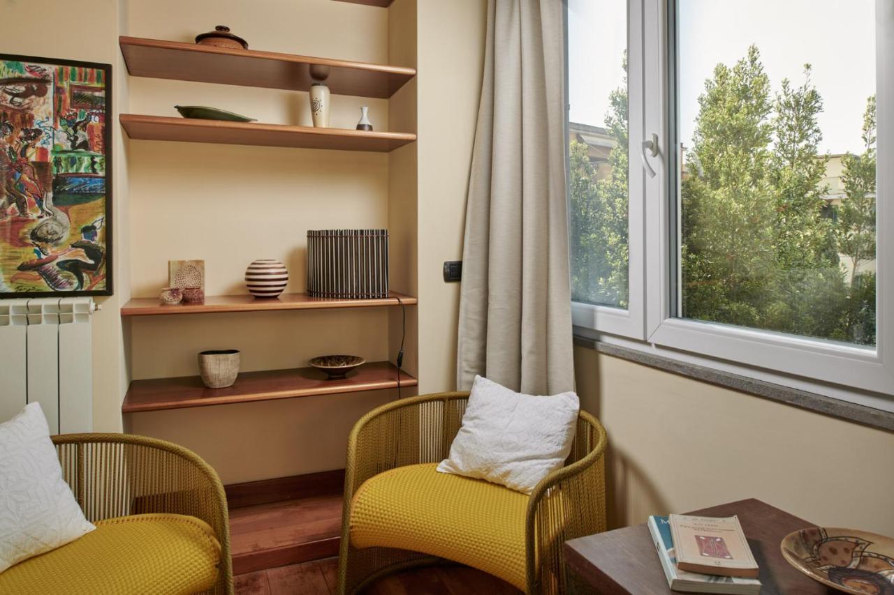 Hotel Palm Gallery